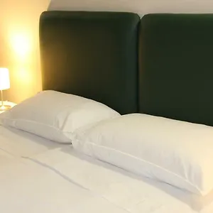 Bed & Breakfast Urban Pop, Katánie